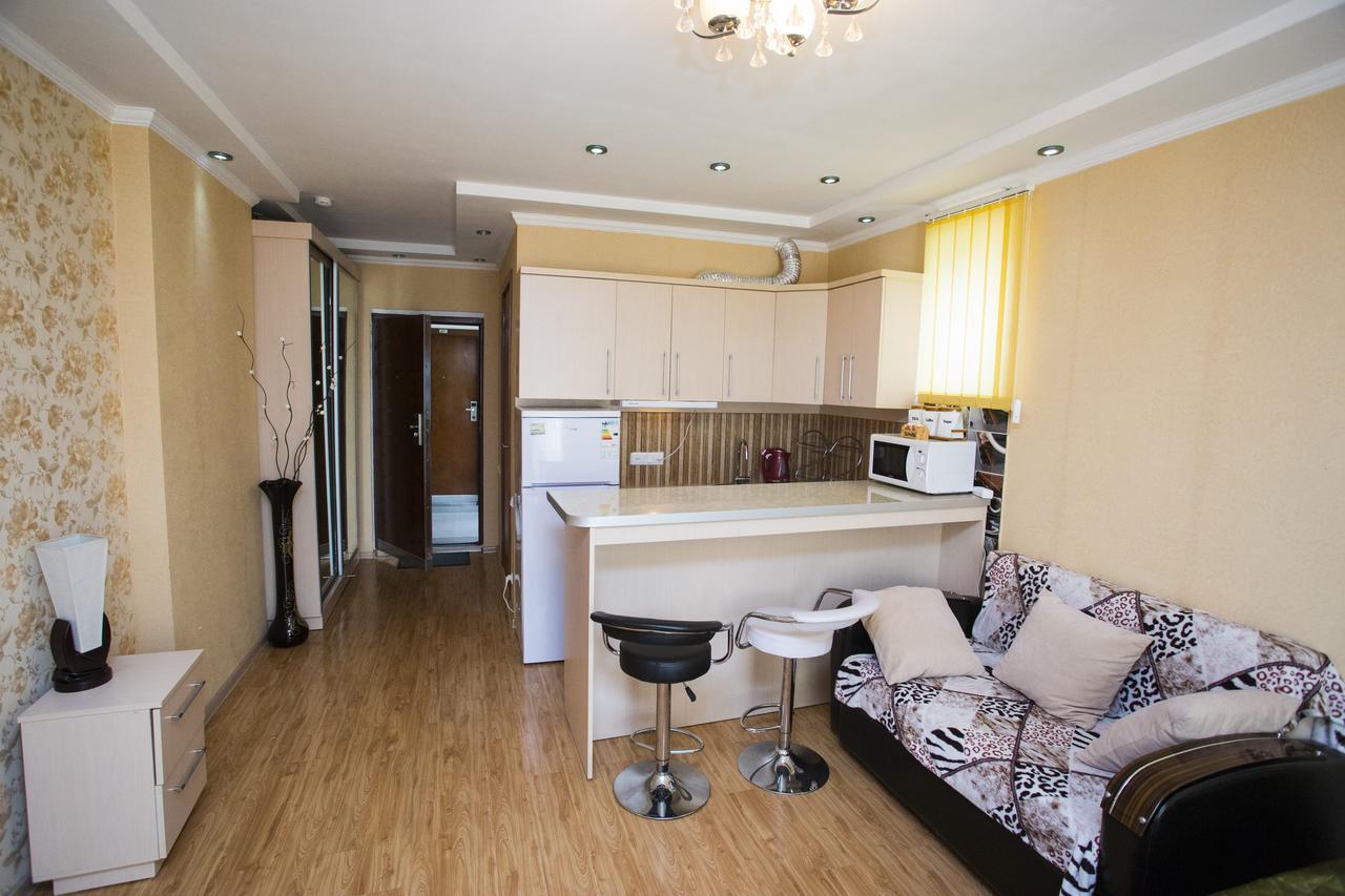 Apartment On Sherif Khimshiashvili Street 15B Batumi Kültér fotó
