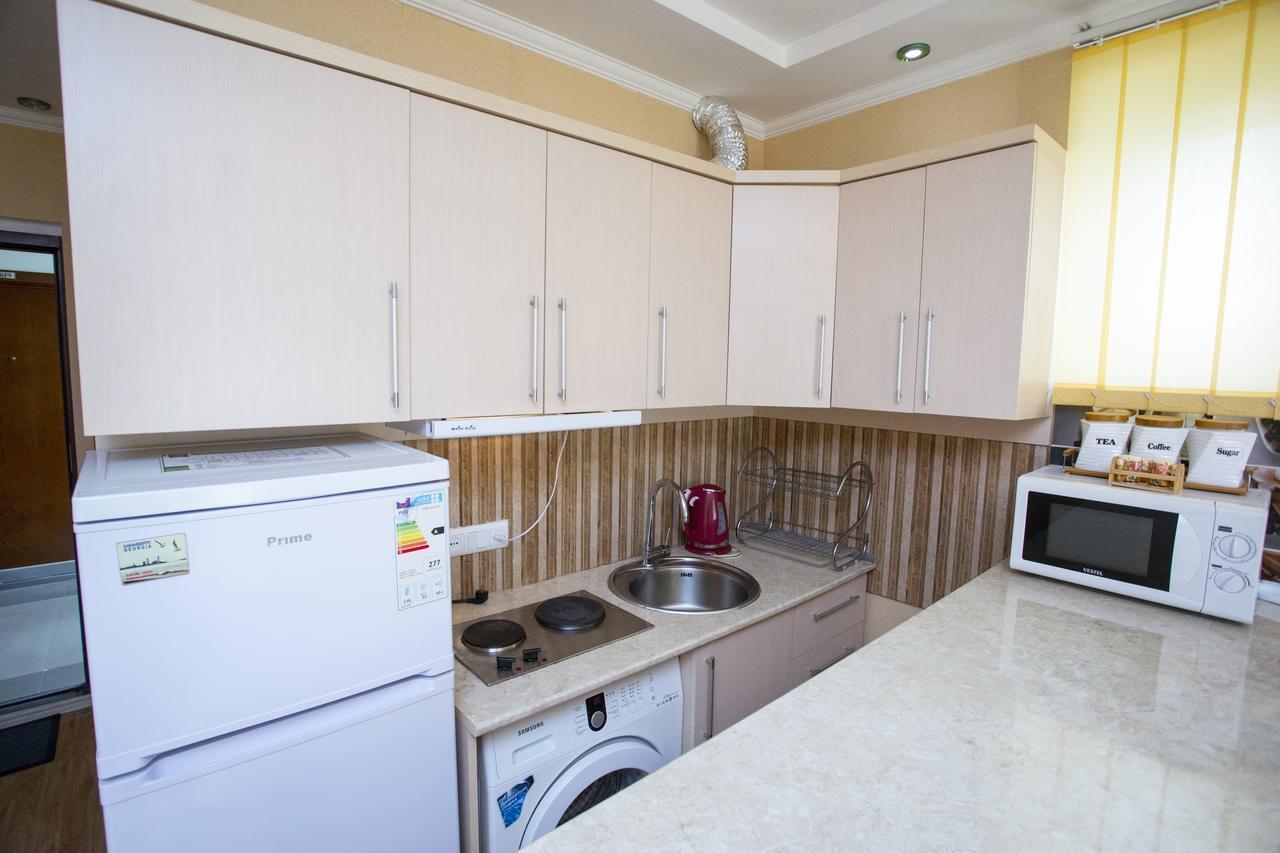 Apartment On Sherif Khimshiashvili Street 15B Batumi Kültér fotó